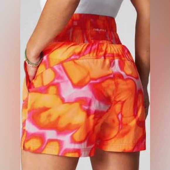 Fabletics Ultra High-Waisted Piped Nylon Short Pink Escape Shorts M NEW $65 - Picture 2 of 9